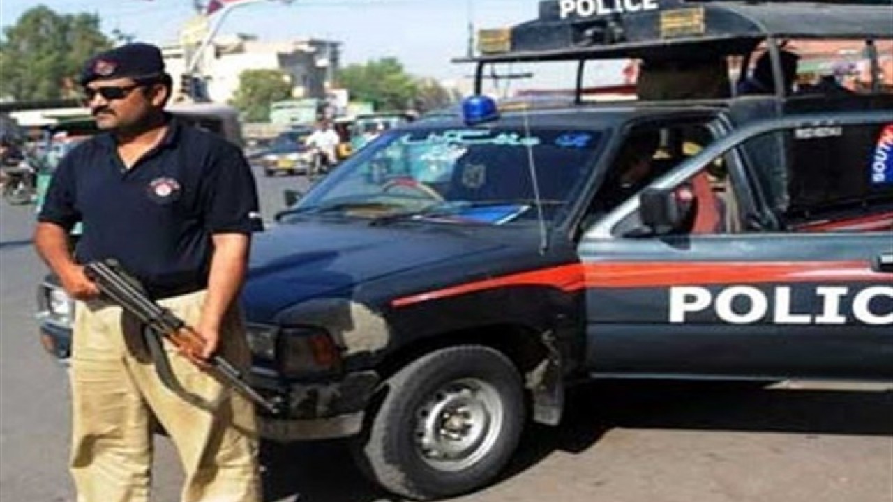 خیر پور : پولیس اور ملزمان  کے درمیان مقابلہ ، 14 اہلکار زخمی