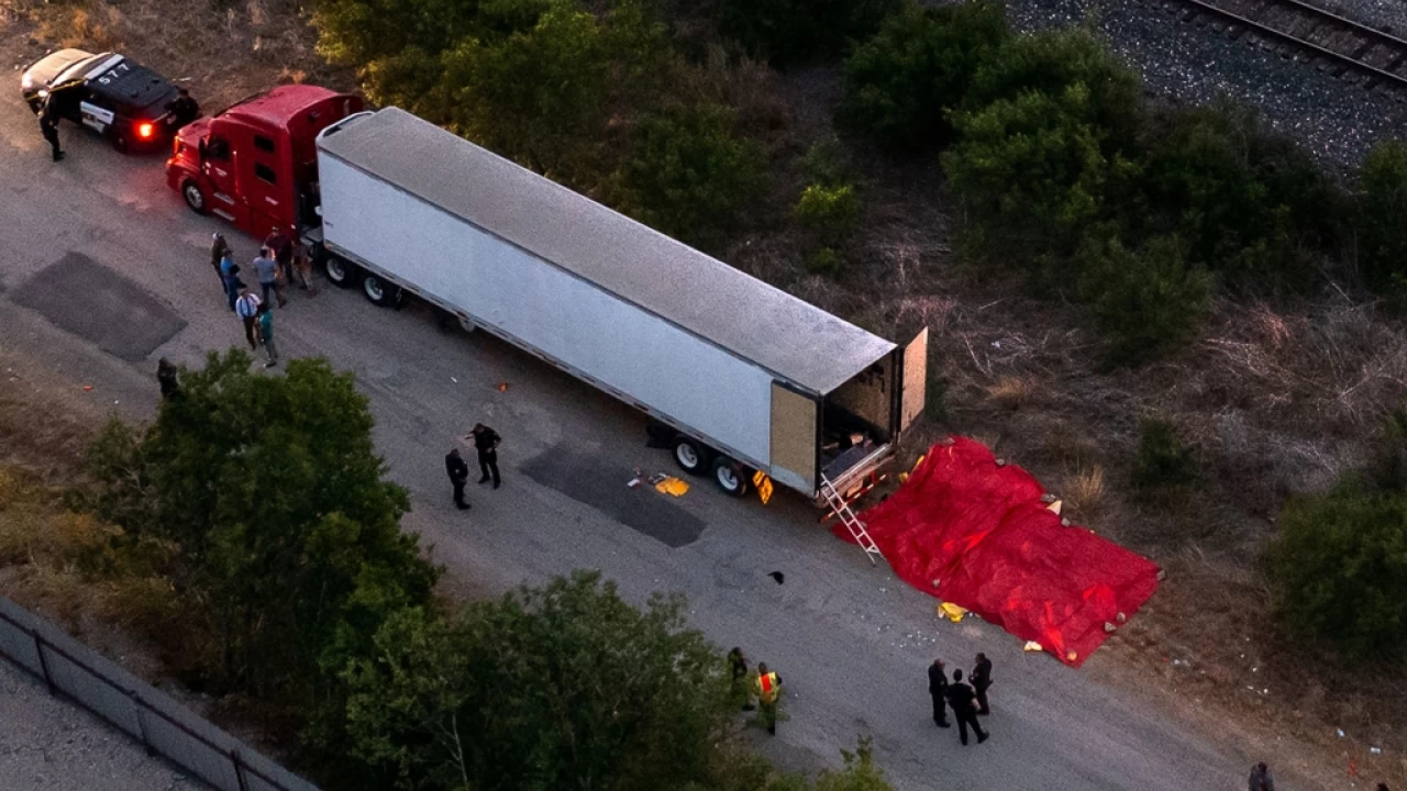 Texas trailer smuggling death toll rises to 53