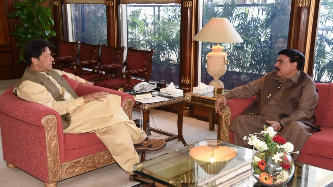وزیراعظم عمران خان سے وزیر داخلہ شیخ  رشید کی ملاقات