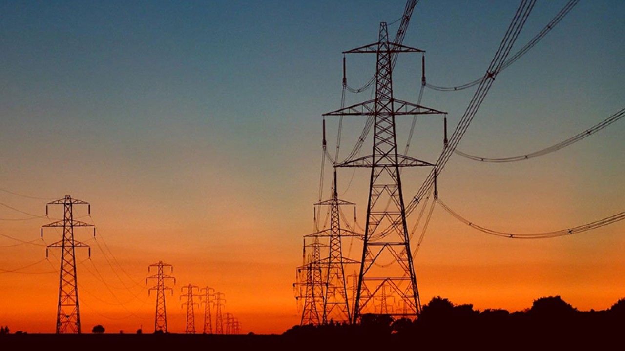 ملک میں بجلی کا شاٹ فال 7 ہزار میگاواٹ سے تجاوز کر گیا