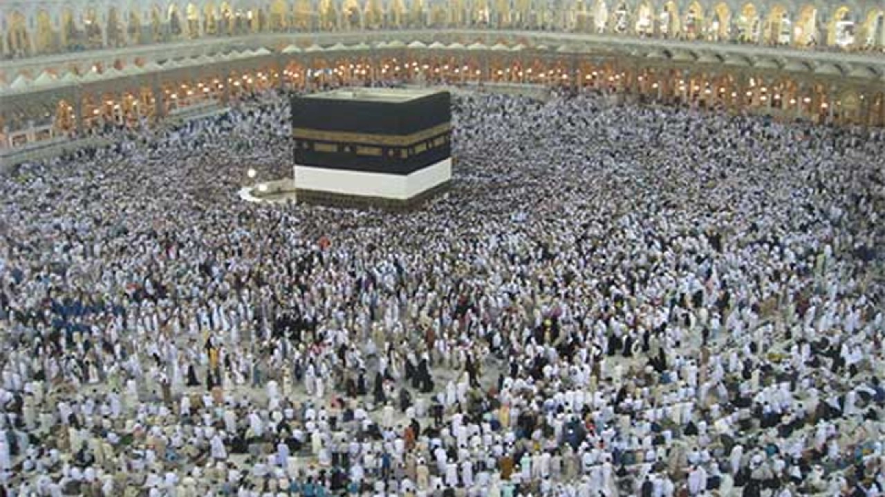 مسجد الحرام میں نماز عید ادا، خلیجی ممالک میں آج عید منائی جا رہی ہے