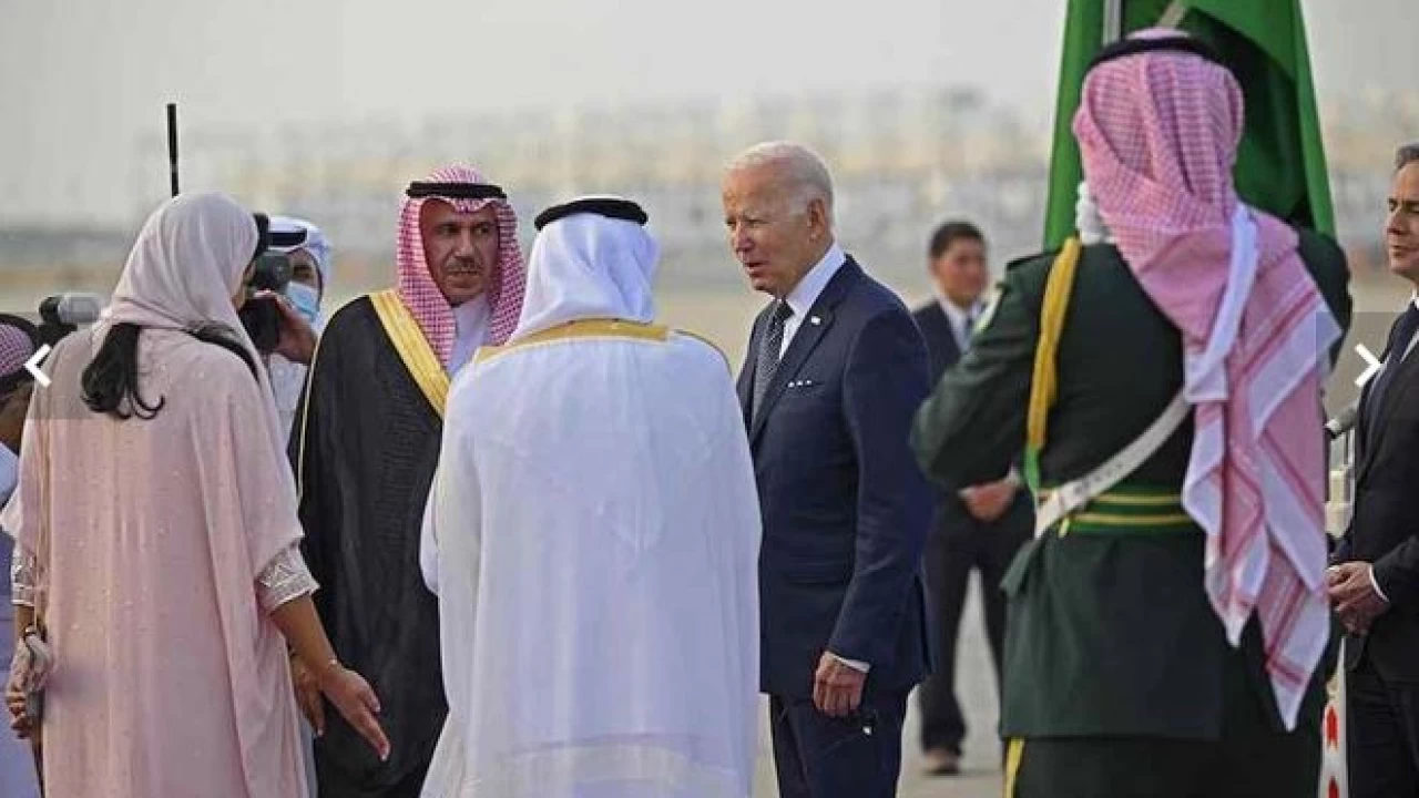 US president arrives in Saudi Arabia to meet king Salman, crown prince`