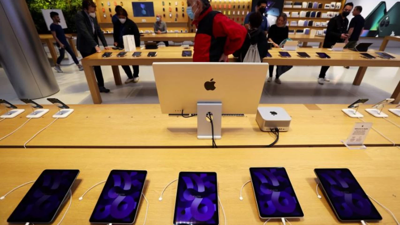 Taiwan blames Chinese Apple supplier for stealing secrets