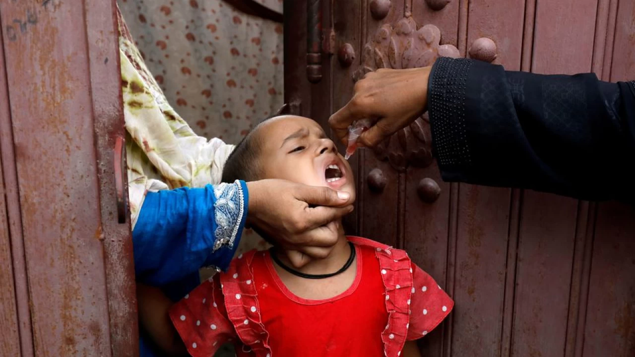 Pakistan reports polio case to take year's count to 13