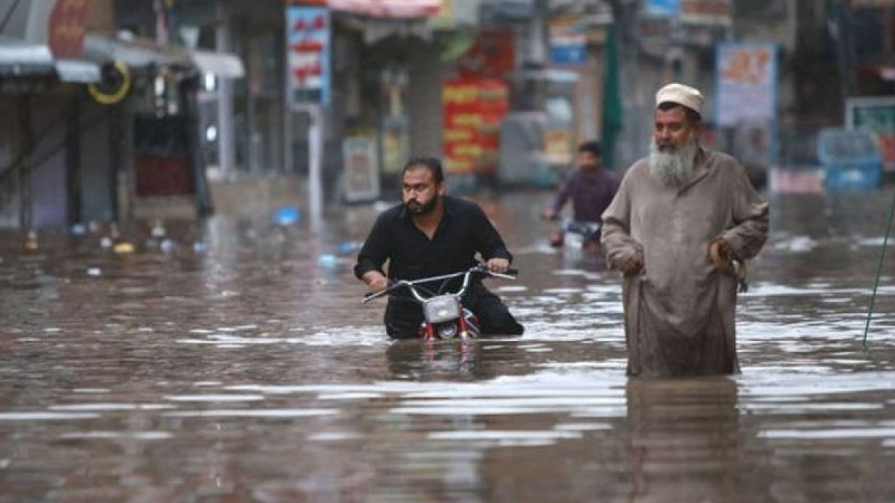 راولپنڈی میں موسلادھار بارش، نشیبی علاقے زیر آب، نالہ لئی میں پانی کی سطح بلند
