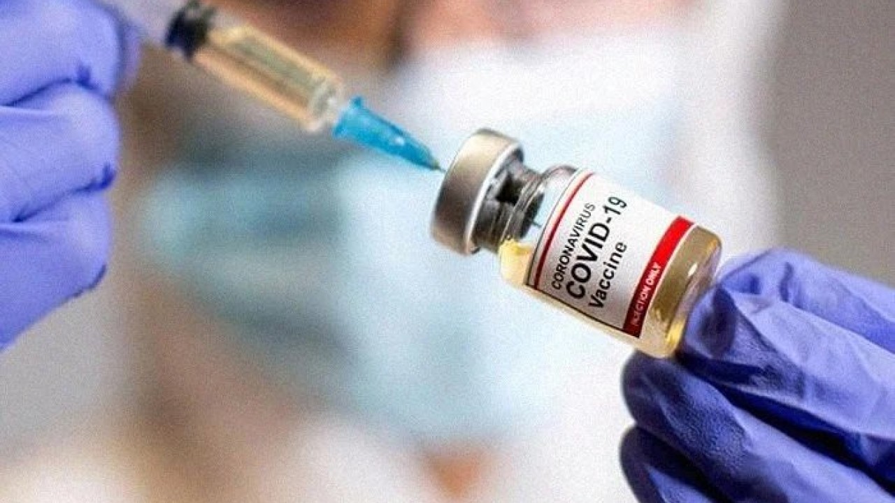 کورونا وباء:  سندھ حکومت کا ڈاکٹروں اور   طبی  عملے کو بوسٹر ڈوز لگانے کا فیصلہ