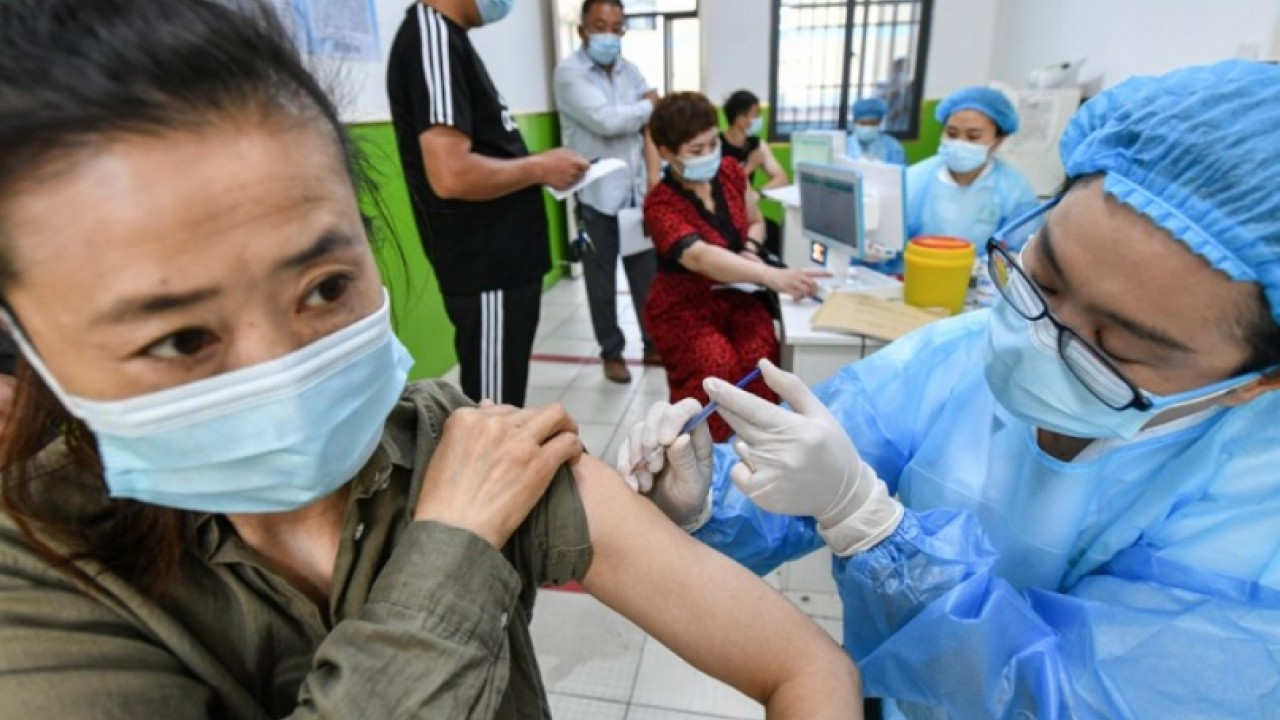 چین میں   ایک ارب آبادی کو کورونا ویکسین لگادی گئی