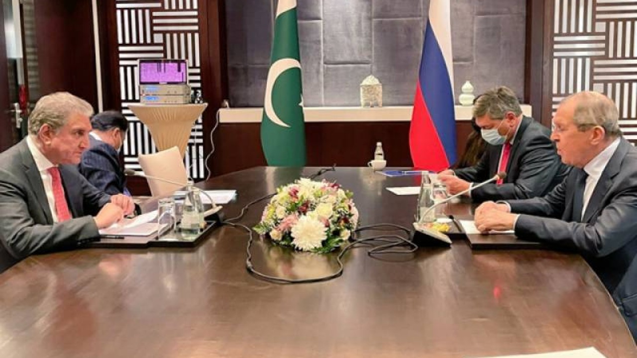 شاہ محمود قریشی کی روسی ہم منصب سے ملاقات، اہم عالمی ، علاقائی امور پر مشاورت جاری رکھنے کا فیصلہ