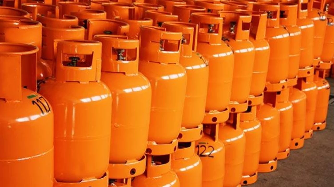 OGRA reduces LPG price by Rs29.56 per 11.8-kg cylinder