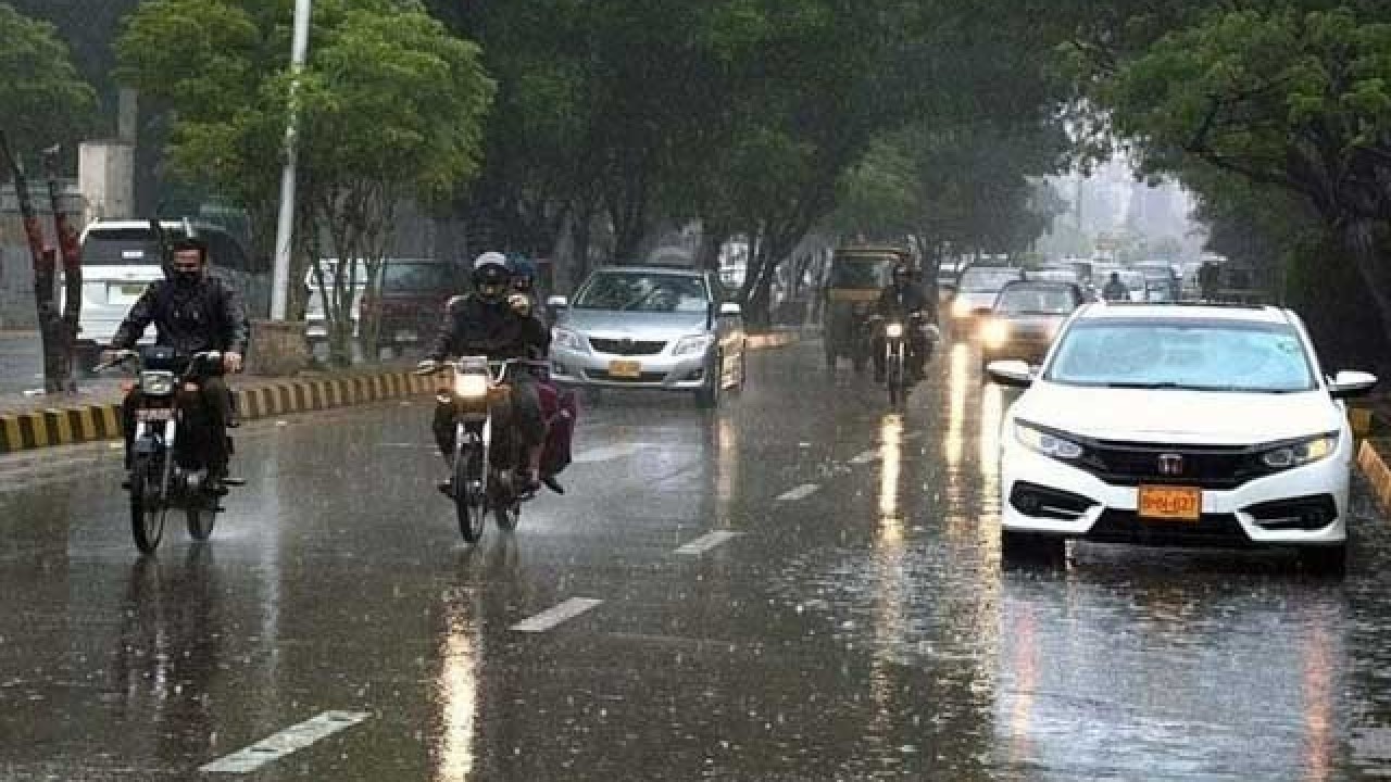 سندھ  : مون سون کے چوتھے اسپیل کا آغاز، کراچی سمیت مختلف شہروں میں بارش
