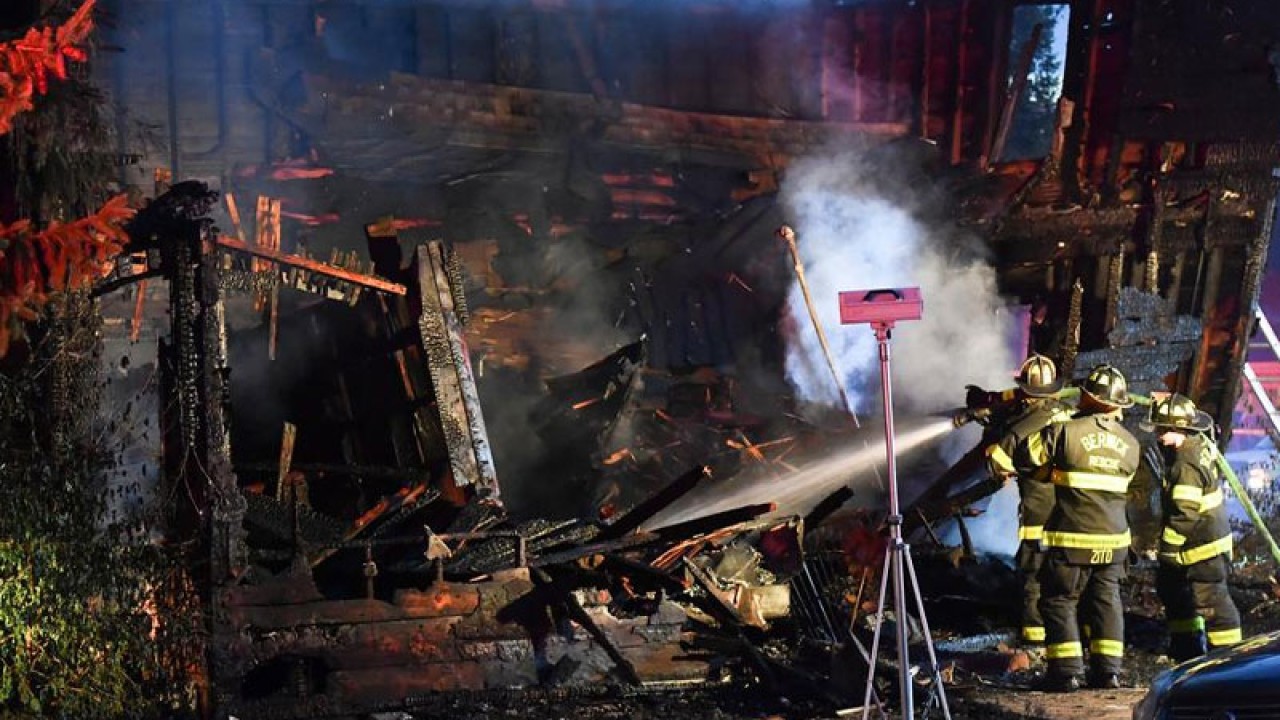امریکہ: فائر فائٹر کےاپنے ہی گھر میں آگ لگ گئی، 10 افراد ہلاک