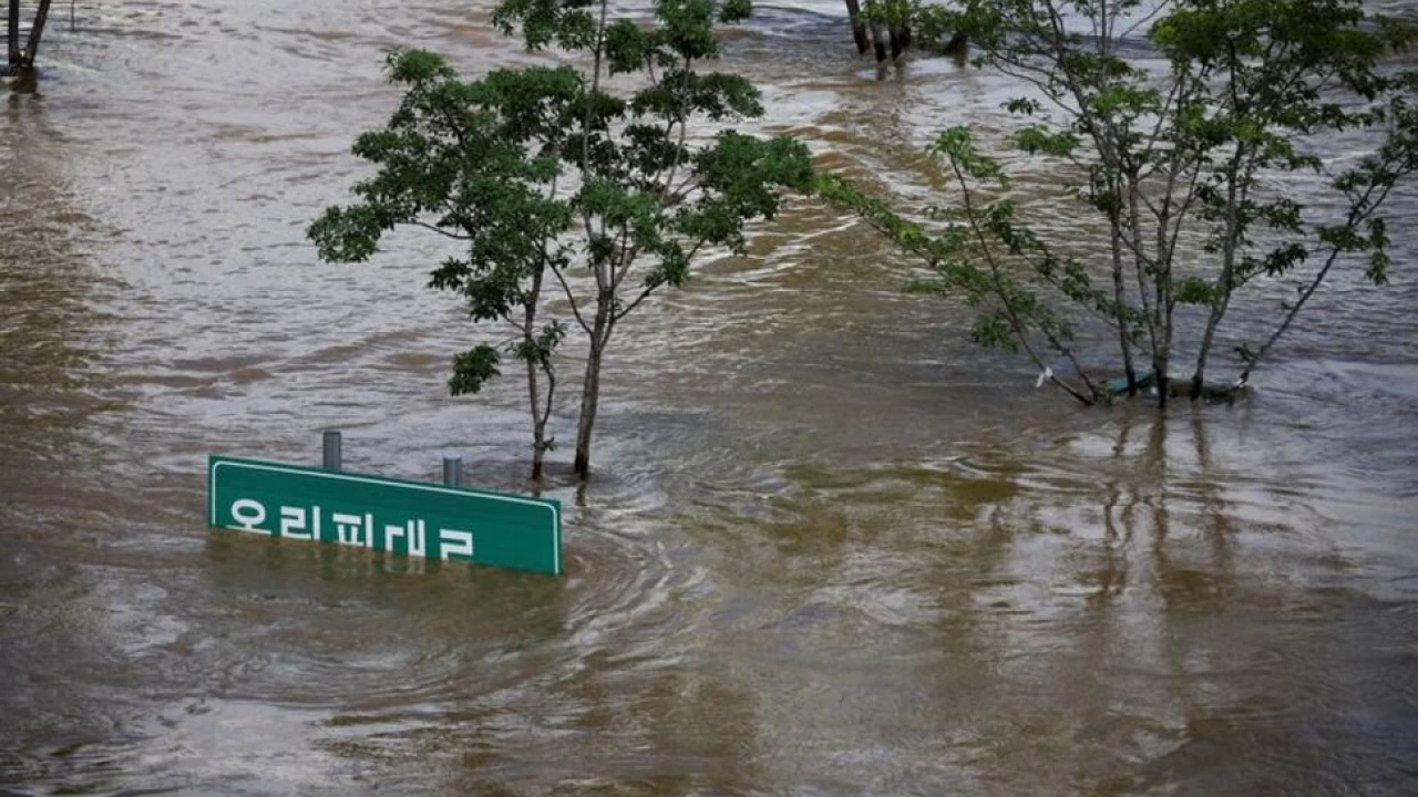 Torrential rain lessens in South Korean capital amid heavy flood damage