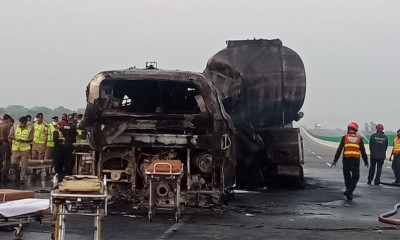 موٹروے ایم 5: بس اور آئل ٹینکر میں تصادم ، 20 افراد جاں بحق 