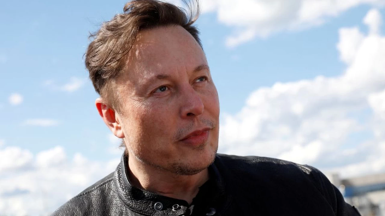 Elon Musk says he's buying Manchester United
