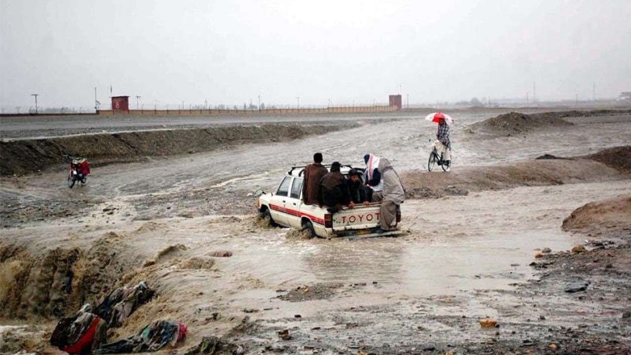 بلوچستان: قلعہ عبداللہ میں گاڑی سیلابی ریلے میں بہہ گئی،5افراد جاں بحق