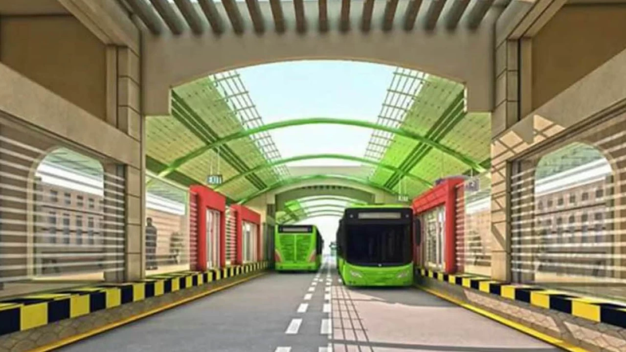 Green Line BRT: First fleet of electric buses reach Karachi port