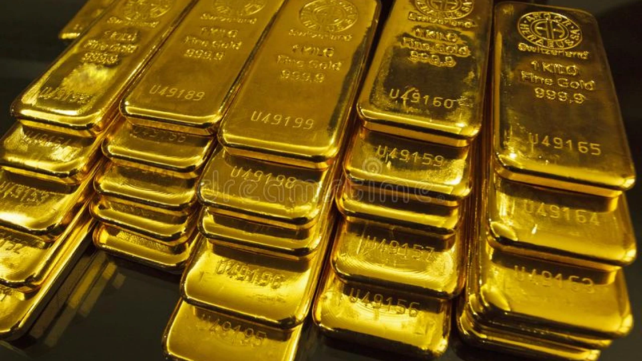 Gold price surges by Rs1,200 per tola