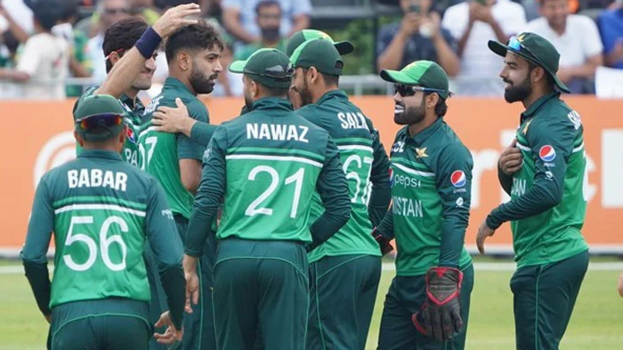 پاکستانی کرکٹ ٹیم آج کے میچ میں سیاہ پٹیاں باندھ کر میدان میں اترے گی