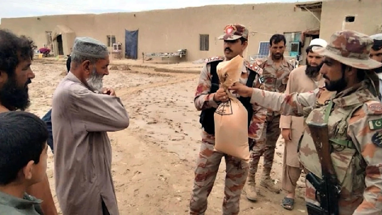 Pakistan Army continuing rescue, relief operations in flood-ravaged areas of country