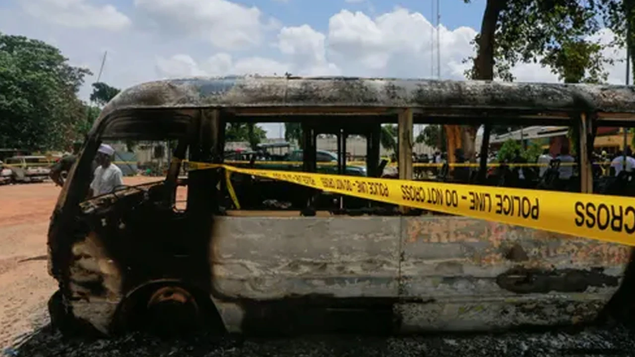 At least 20 killed in Nigeria bus collision