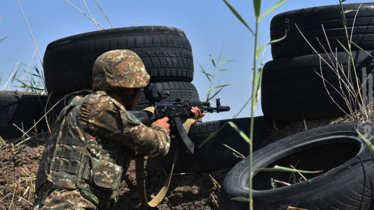 آذربائیجان اور آرمینیا کے درمیان  سرحدی جھڑپوں میں 105 آرمینیائی فوجی ہلاک