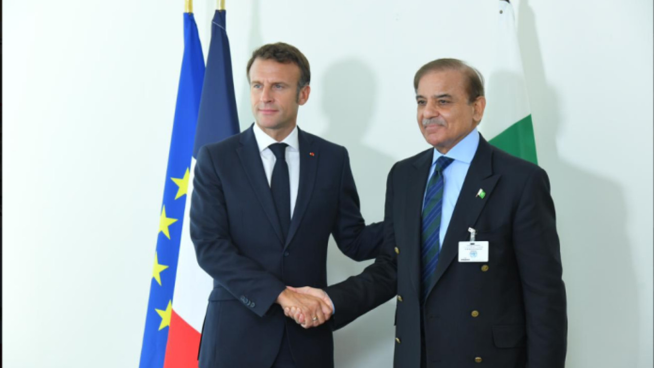 وزیراعظم کی فرانسیسی صدر سے ملاقات، دوطرفہ تعلقات، علاقائی و بین الاقوامی امور پر تبادلہ خیال