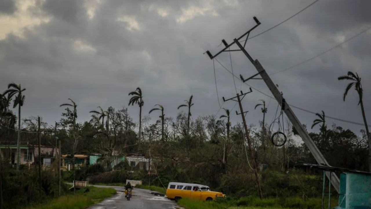 Cuba in the dark after Hurricane Ian knocks out power grid