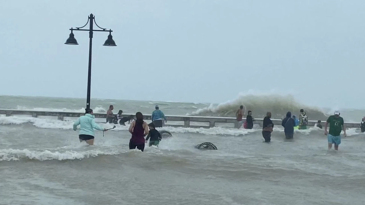 Hurricane Ian hits ashore in Florida with Category 4 fury