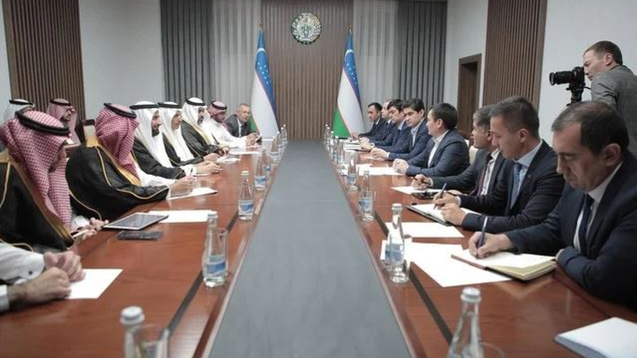 سعودی وزیر حج و عمرہ   کی ازبکستان کے صدر شوکت مرزایوف سے ملاقات