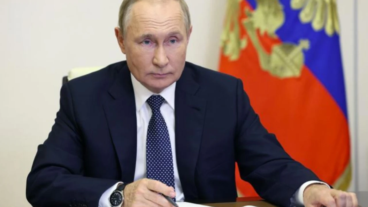Russia's Putin signs annexation of 4 Ukrainian regions as losses balloon