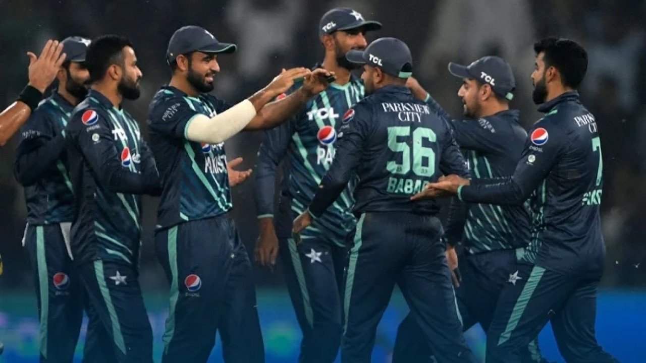 سہ ملکی سیریز : پاکستان اور بنگلہ دیش کل مدمقابل، قومی ٹیم کی ابتدائی میچ سے قبل پریکٹس