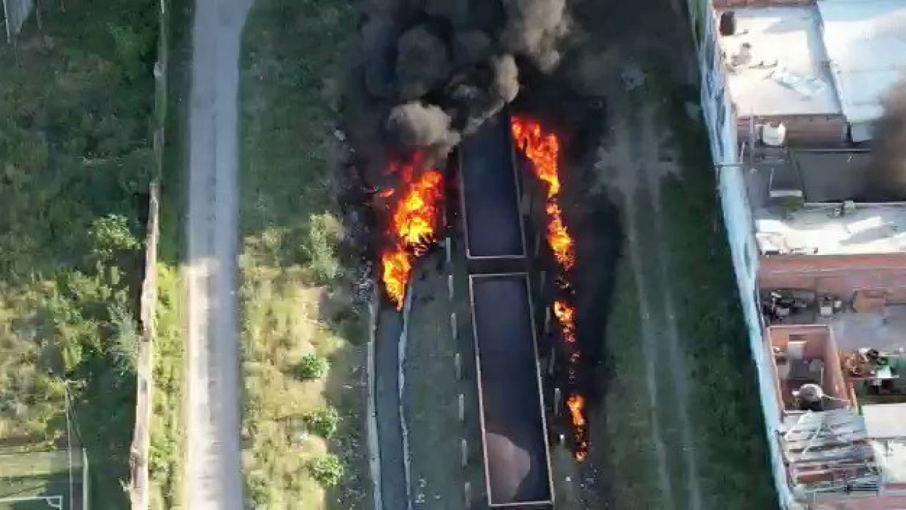 Giant fuel fire engulfs Mexico railway, homes