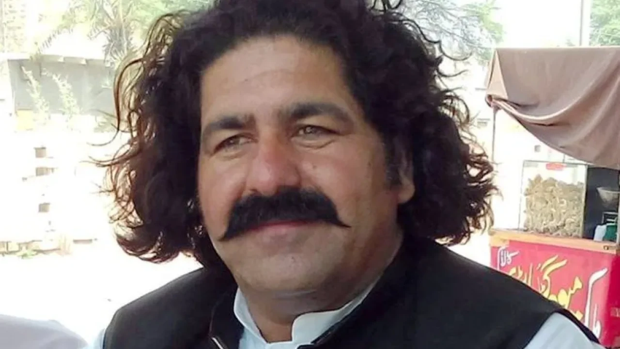 Karachi court acquits Ali Wazir, 12 others in terrorism case