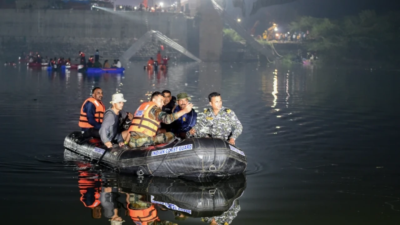 Death toll from India bridge collapse rises to 132, search op continues 