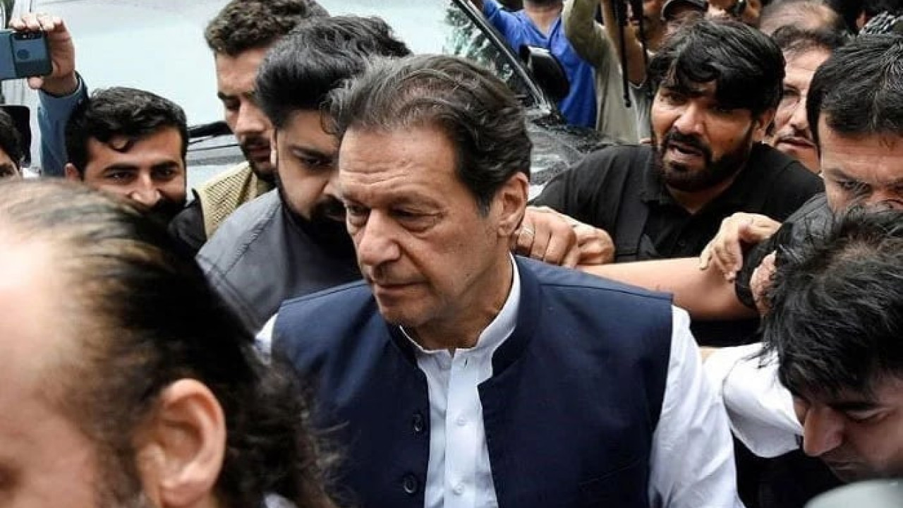 ممنوعہ فارن فنڈنگ، دہشتگردی مقدمات میں عمران خان کی  ضمانت میں توسیع 