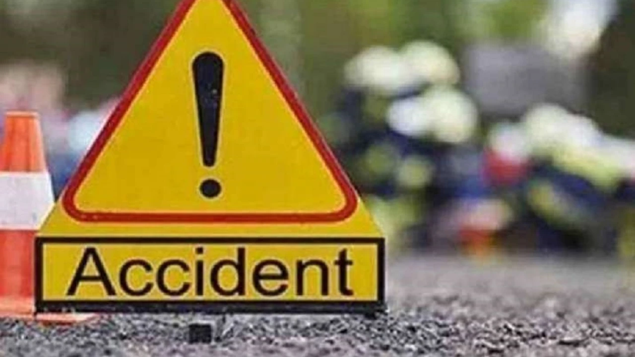 Four killed, eight injured in car-van crash 