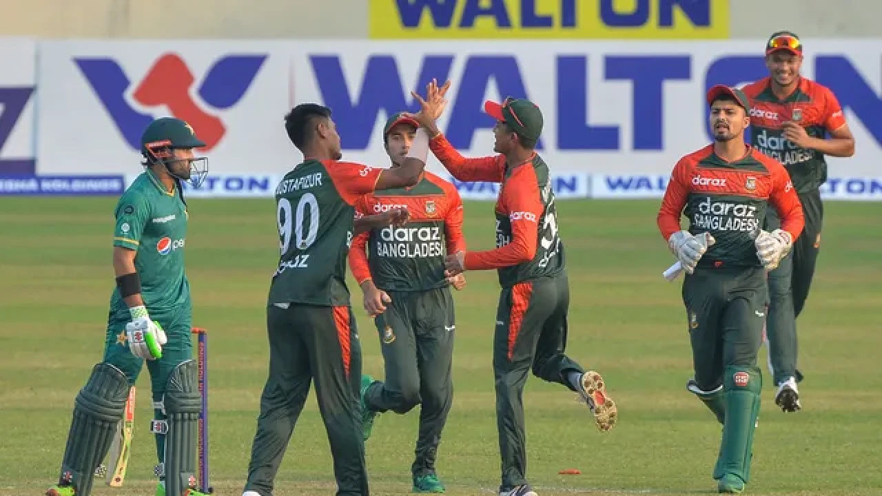 Bangladesh set 128-run target for Pakistan in crucial bout for semi-final spot 