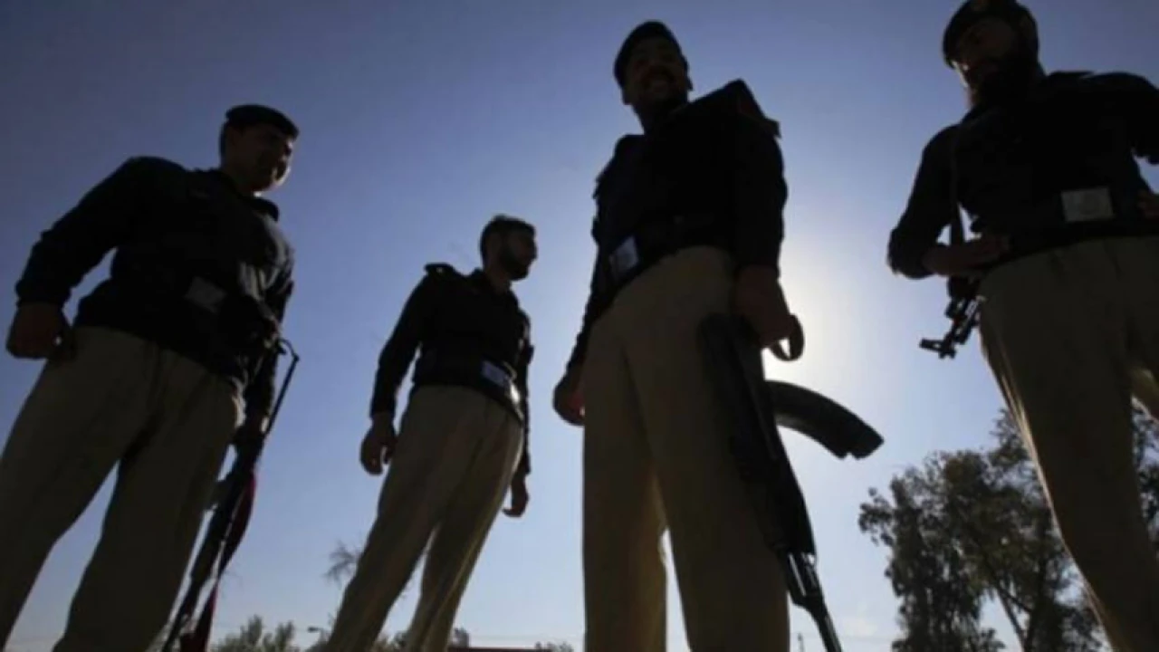 Dacoits attack Ghotki police camp; martyr five cops including DSP 