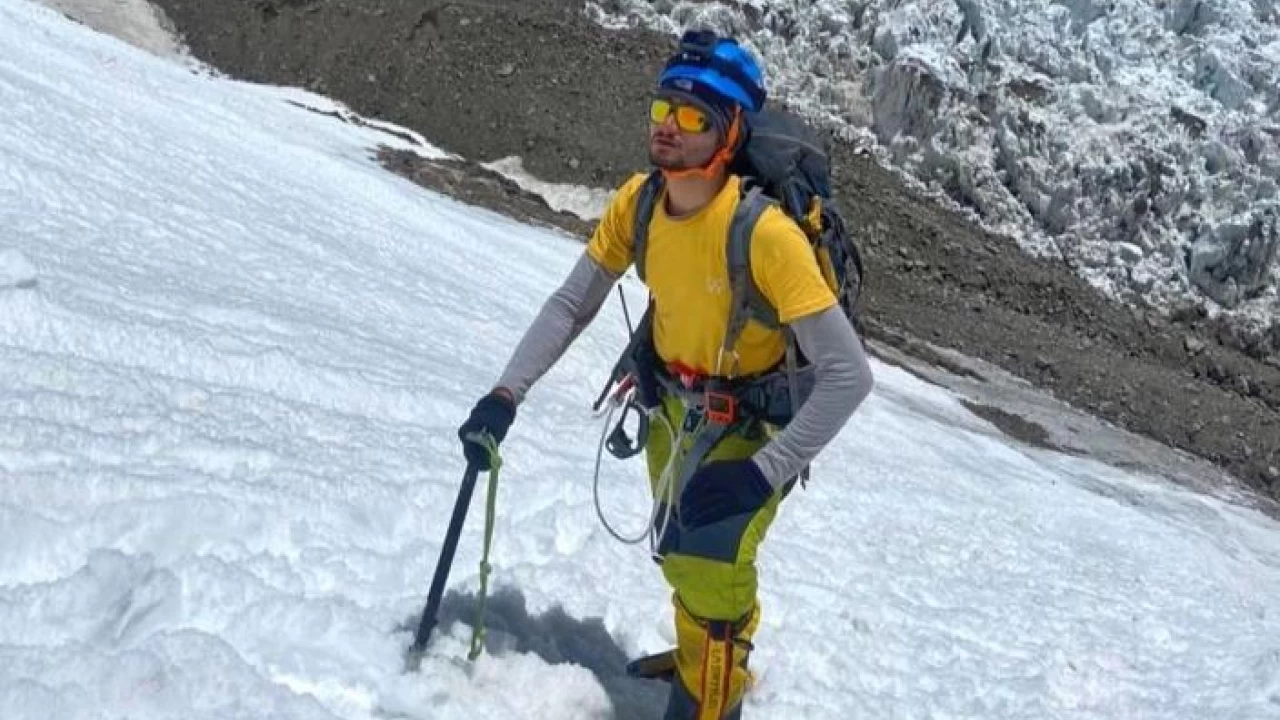 Pakistani climber Shehroze Kashif scales Manaslu Peak in Nepal