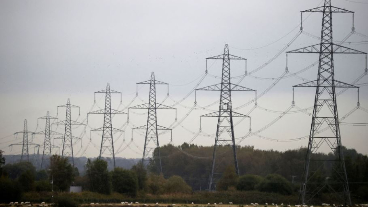 نیپرا نے ستمبر کیلئے بجلی کی فی یونٹ قیمت میں اضافہ کردیا