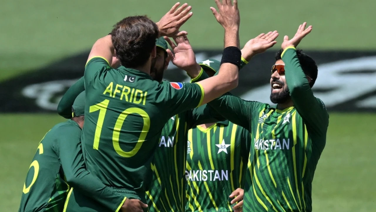 T20 World Cup: Pakistan qualifies for final