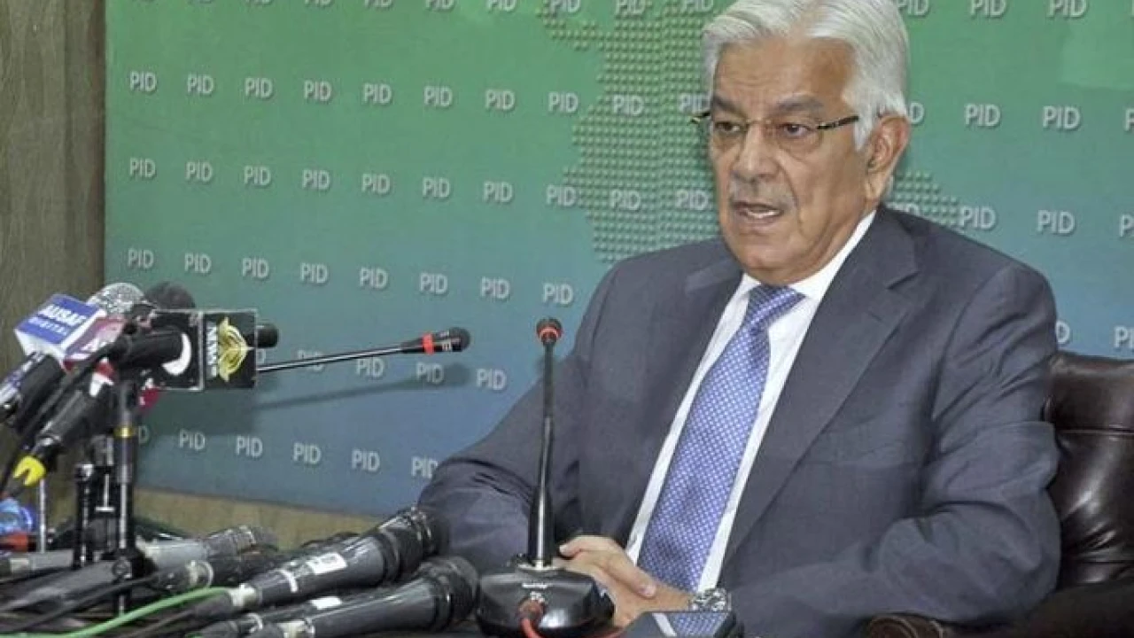 Khawaja Asif refutes reports of consultation with Nawaz over army chief’s appointment