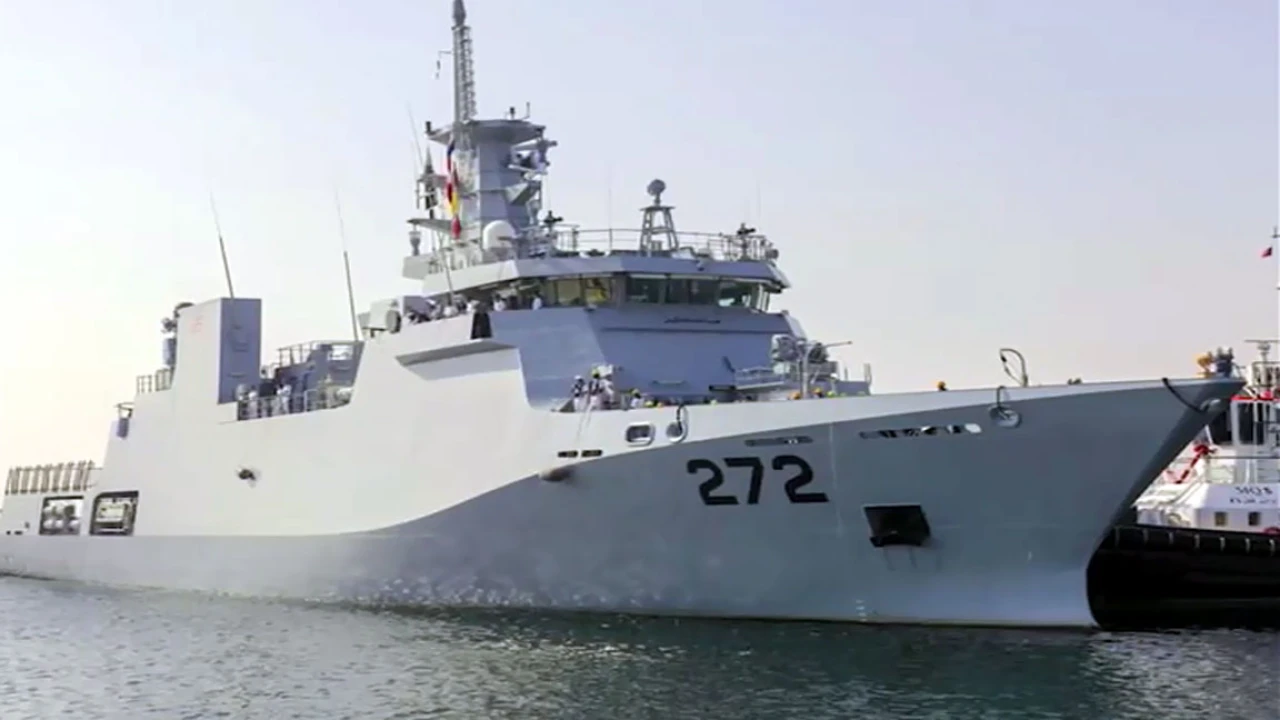 PNS Tabuk arrives at port in Qatar