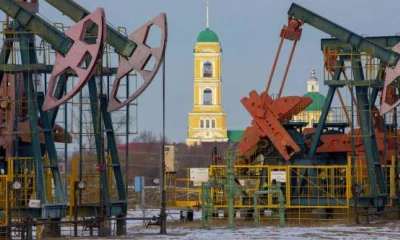 Oil slides 4pc on Russian oil price cap talks, US gasoline build