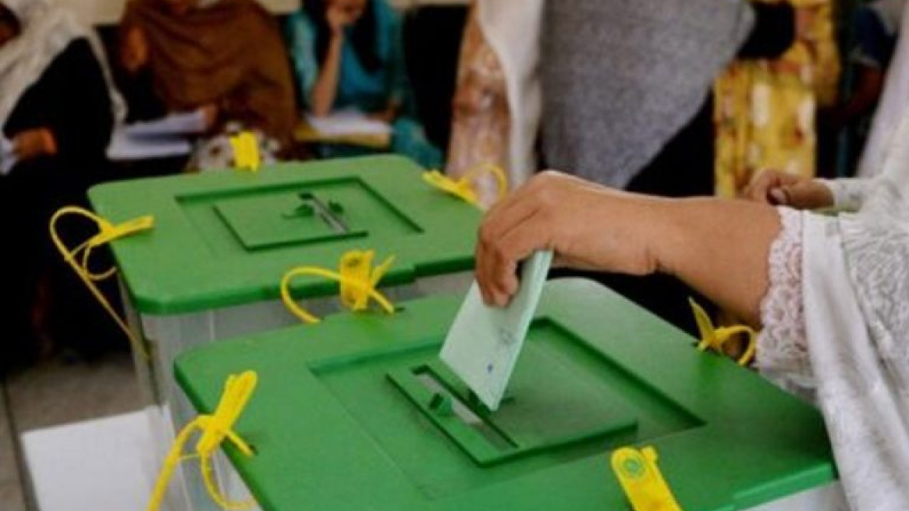 آزاد کشمیر میں 31 سال بعد بلدیاتی انتخابات، پولنگ جاری