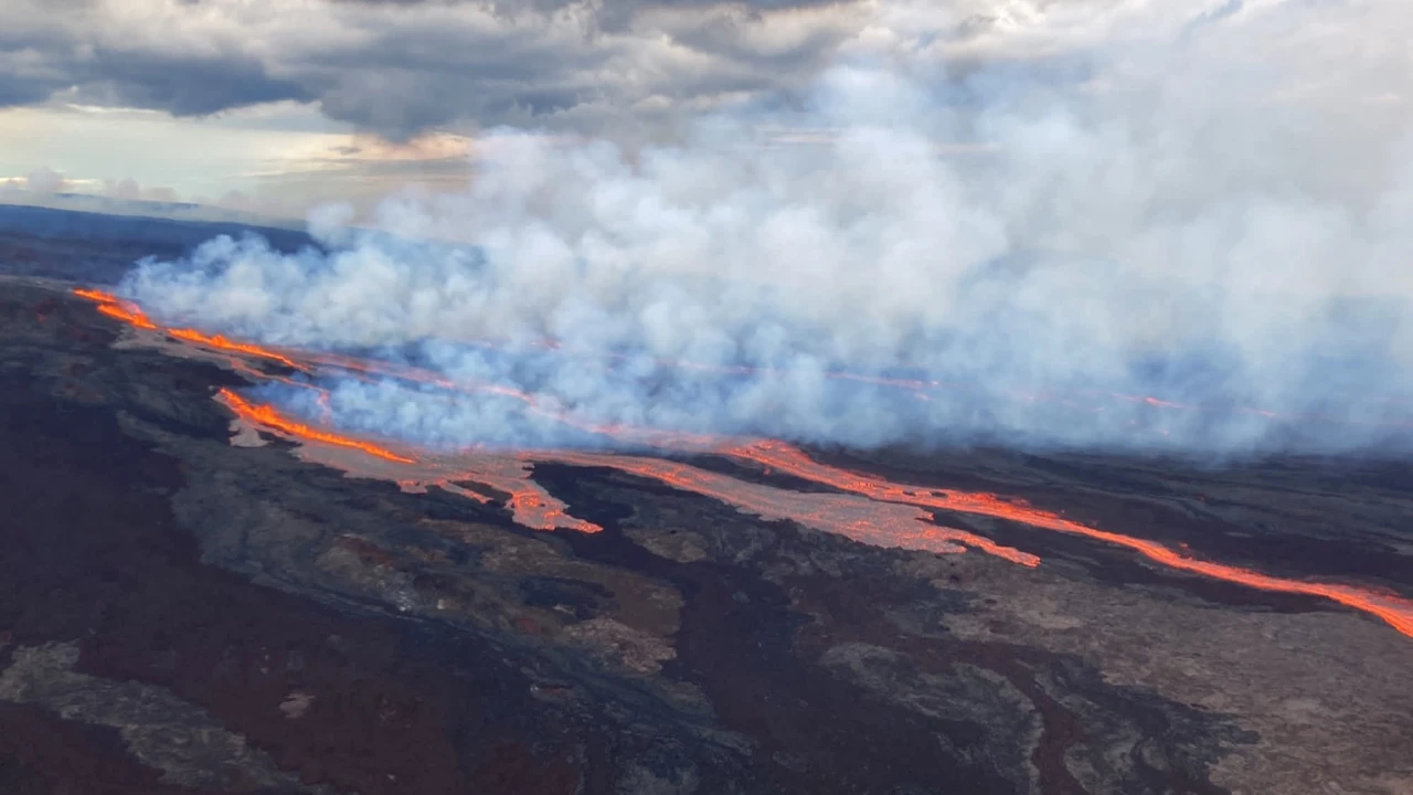 World's largest active volcano erupts in Hawaii