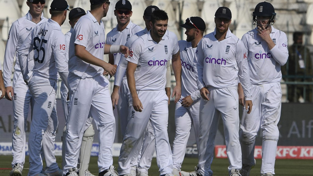 انگلینڈ نے پاکستان کو دوسرے ٹیسٹ میں شکست دے کر سیریز اپنے نام کرلی