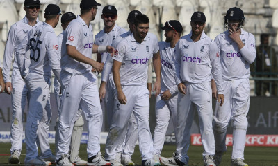 انگلینڈ نے پاکستان کو دوسرے ٹیسٹ میں شکست دے کر سیریز اپنے نام کرلی