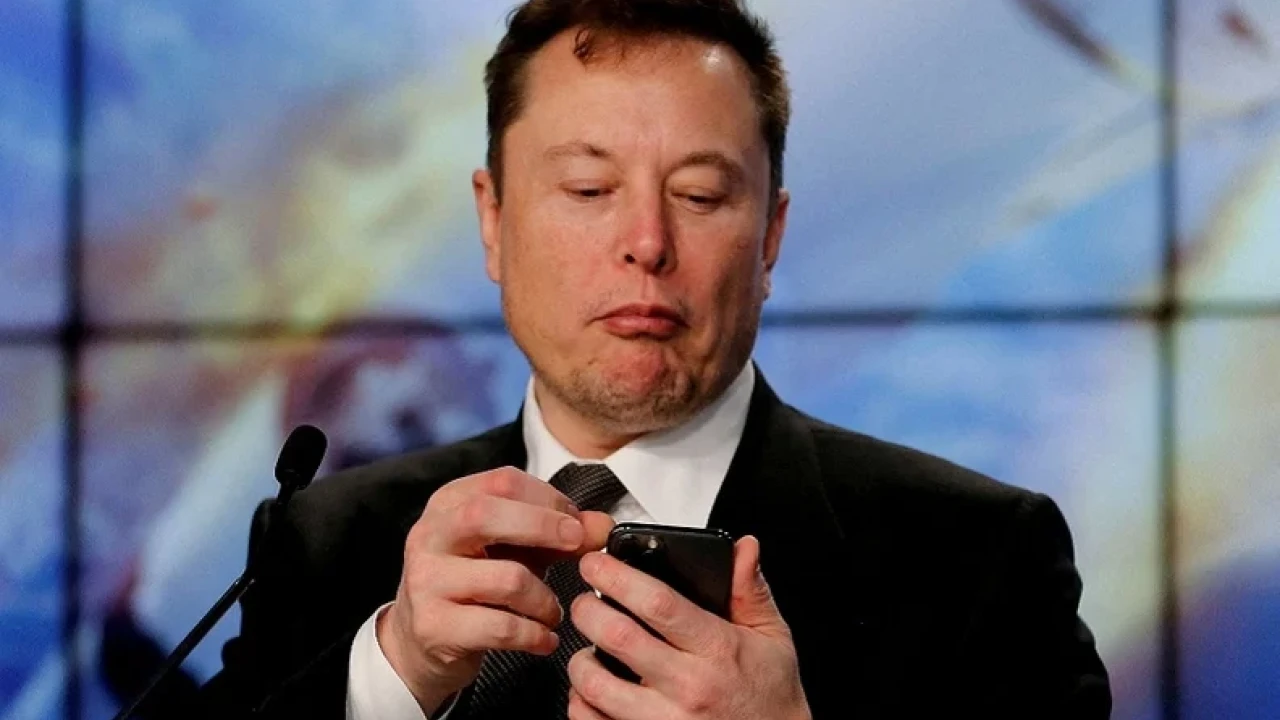 57.5% Twitteratis want Musk to step down as CEO