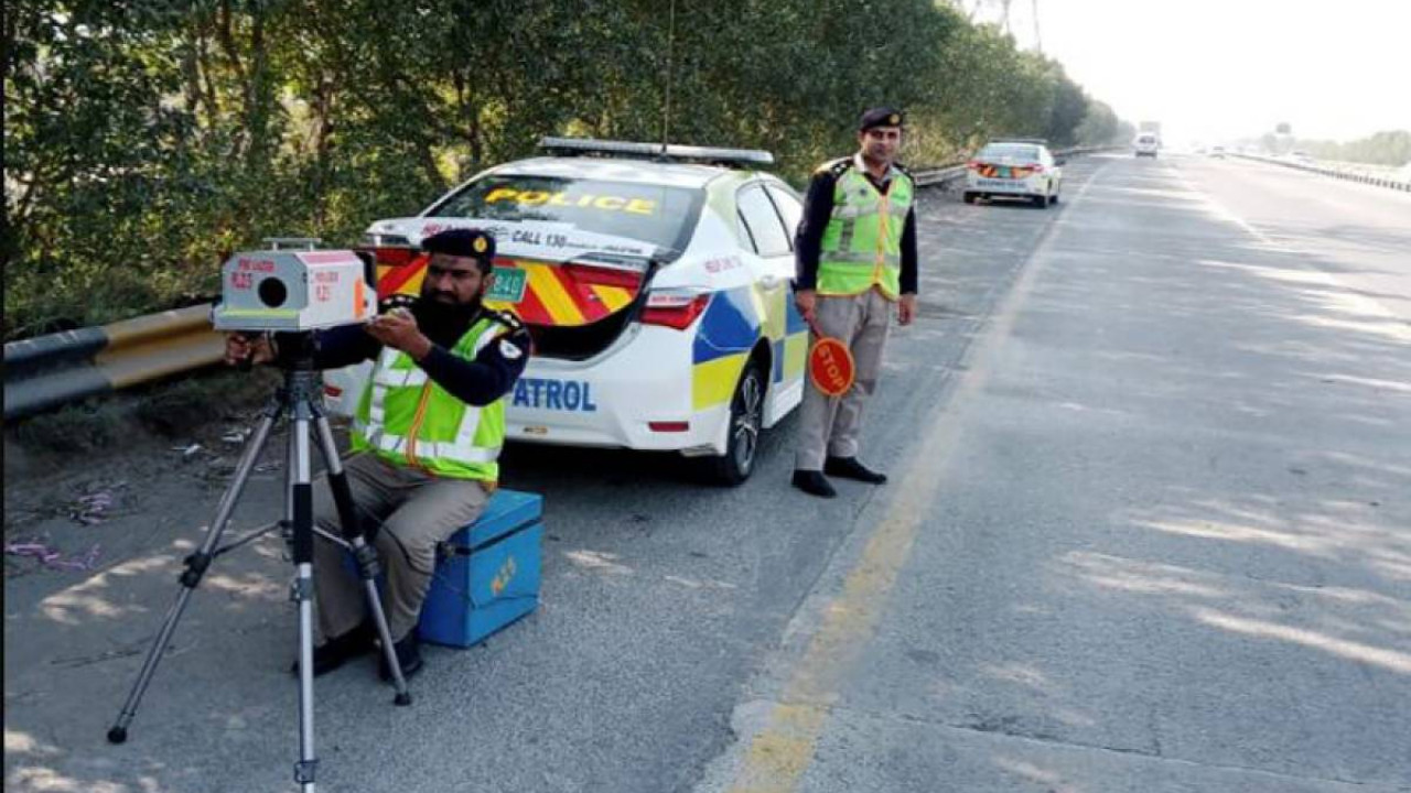 موٹروے پر ٹھوکر سے بابوصابو جانے والی ٹریفک کی روانی متاثر کرنے والے عوامل پر قابو پالیا گیا